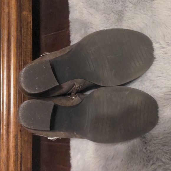 Boots - Picture 4 of 4